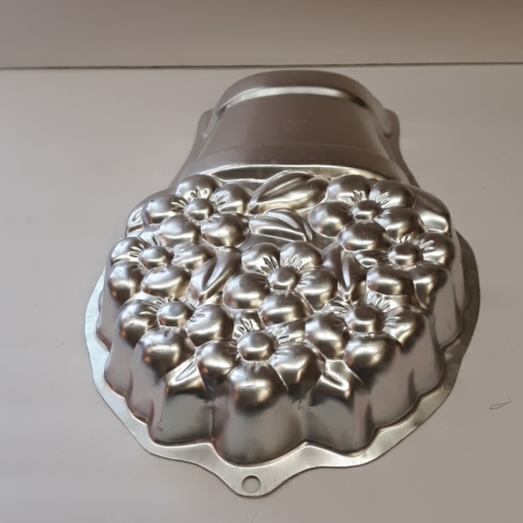 Vintage 2105-2030 Wilton Flower Pot Cake Pan - Picture 4 of 9